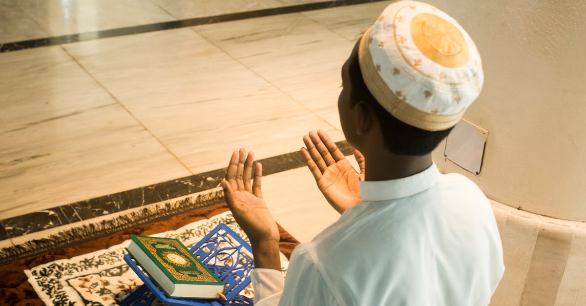 découvrez l'alphabet arabe : présentation des lettres, prononciation, conseils pour apprendre à lire et à écrire l'arabe facilement, adapté aux débutants.