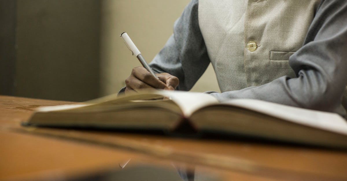 téléchargez et imprimez gratuitement l'alphabet arabe, idéal pour apprendre et enseigner la langue arabe facilement.