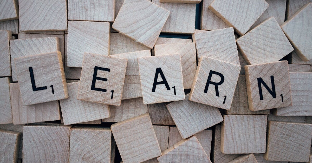 découvrez l'alphabet arabe : les lettres, leur prononciation et comment les apprendre facilement pour maîtriser cette langue fascinante.