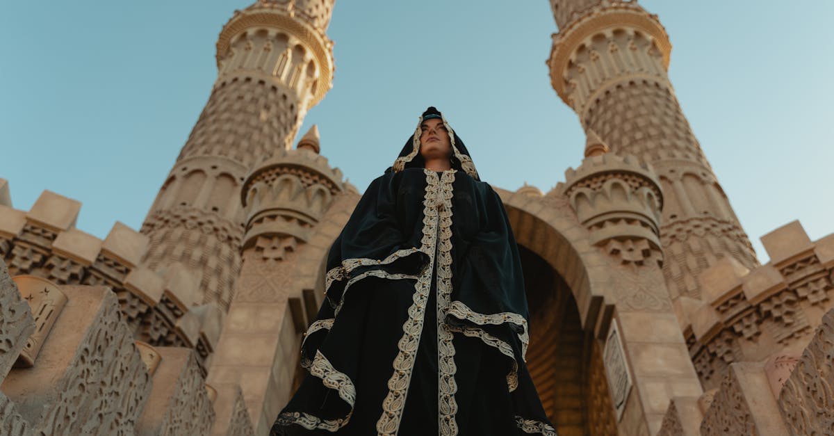 découvrez les pronoms personnels arabes essentiels pour maîtriser la communication quotidienne en arabe. apprenez leur utilisation et leur conjugaison facilement.