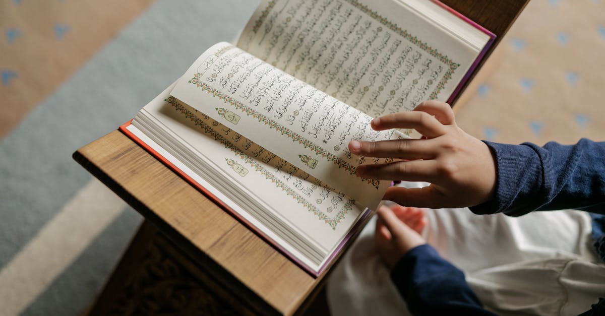 découvrez les meilleurs livres pour apprendre l'arabe en 2026, sélectionnés pour tous les niveaux, de débutant à avancé, afin de maîtriser la langue rapidement et efficacement.